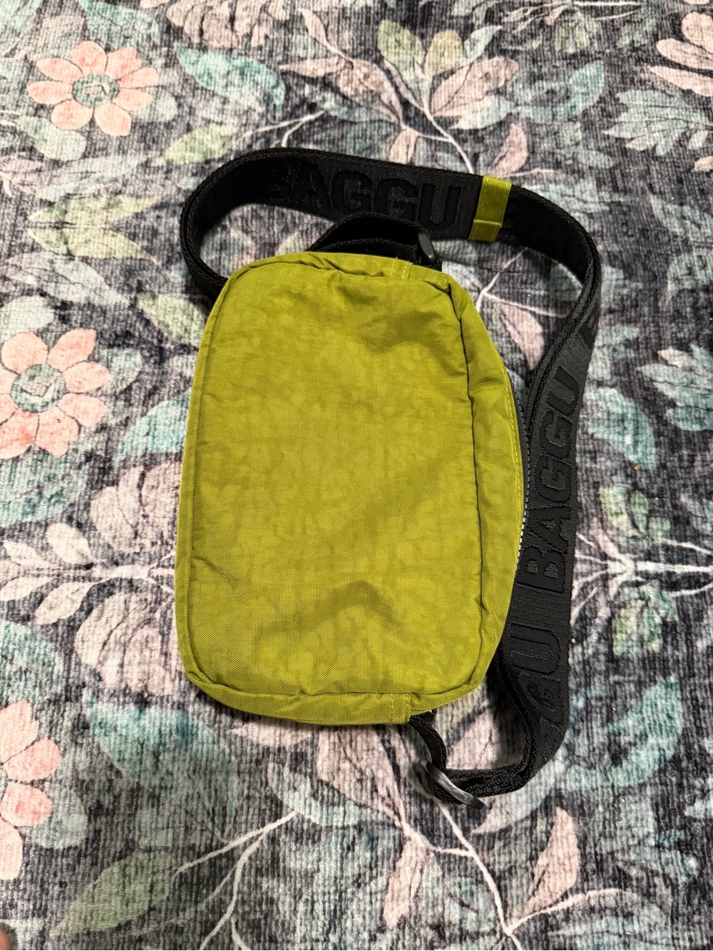 Baggu Camera Bag-- Avocado